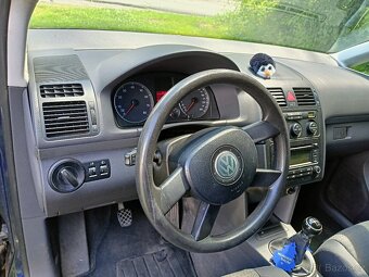 prodám Volkswagen Touran 2,0 FSI - 9