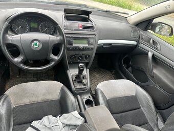 Prodám Octavie 2 1.6 75kw rok:2005 Stk 5/27 - 9