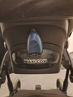Isofix základna Maxi Cosi s autosedačkou - 9