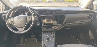 Toyota Auris 1.8 Hybrid, výbava Selection - 9