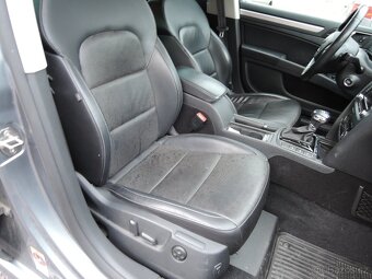 Škoda Superb Kombi 2.0 TDi DSG Kůže Navi 2012 - 9