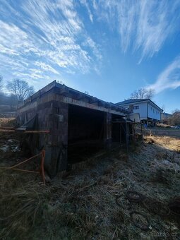 Prodej rozestavěného domu s pozemkem 1369m2 - 9