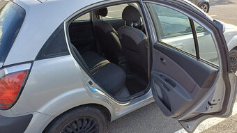 Kia RIO benzín 1,4 - 9