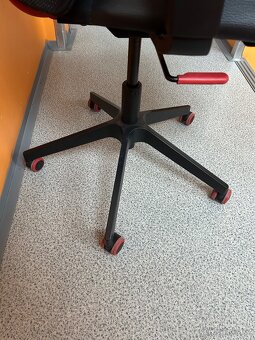 Herní (kancelářská) židle IKEA Matchspel (Bomstad černá) - 9