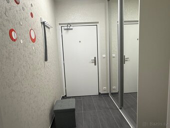 Prodej bytu 2+kk 59 m² s balkonem, garáží a sklepem - 9