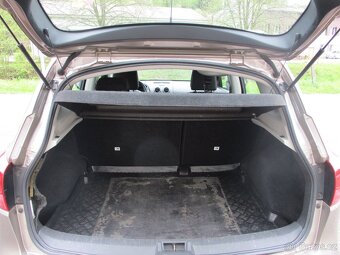 NISSAN QASHQAI - 2.0 i , 4WD, Tažné zařízení, Automat - 9