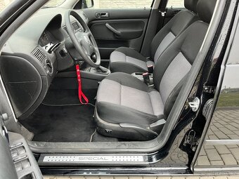 Golf 4, 1,6 benzin, r. 2002, najeto 147 t. km, climatronic - 9