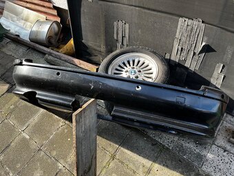 BMW e39 facelift nárazníky cosmosschwarz - 9