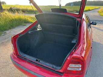 ŠKODA OCTAVIA 1,9TDI TOUR,ROK 2010,RS PAKET,ČR - 9