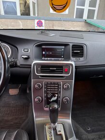 Volvo S60 D5 AWD, 2.4 nafta, 2011 r. v. - 9
