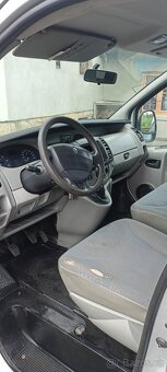 Renault Trafic 2.0 benzín - 9