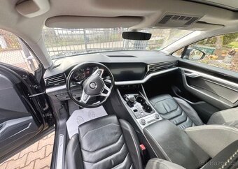 Volkswagen Touareg, 3,0TDi/V6 /210Kw DPH ,fullLED - 9