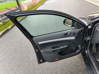 ŠKODA OCTAVIA COMBI 2.0 TDI 103kw, r.v. 2010, VÝBORNÝ STAV - 9
