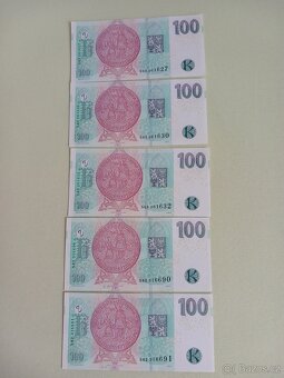 Bankovky UNC - 8 x 100kč, 2 x 200kč, 1 x 1000kč. - 9