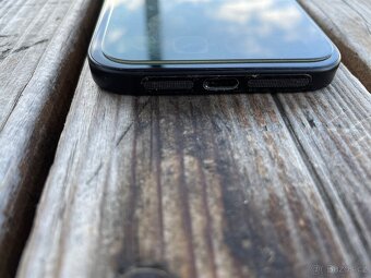 Prodám IPhone 15 - 9