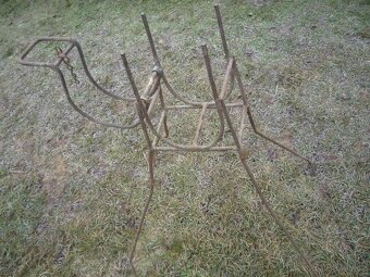 prodám dvoukolák, litinové boky podstavce na šicí stroj, vho - 9