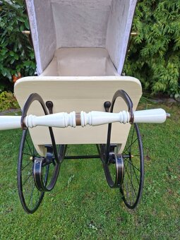 Starožitný kočárek pro miminko č. 1010 - 9