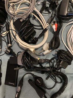 Modemy a eet top box + různé kabely - 9