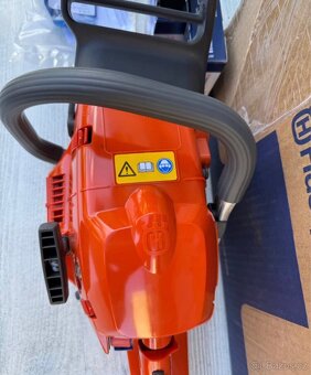 Husqvarna 353, Motorová Pila - 9