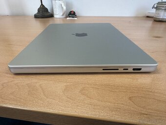MacBook Pro 16" 2023, M2 Pro, 32GB/1TB - 9