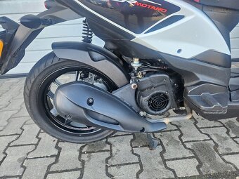 Aprilia SR Motard, 125cm3, r.v. 2014 - 9