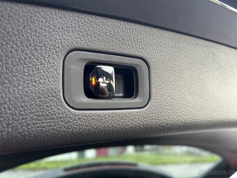 Prodám Mercedes-Benz GLC 220d 4MATIC AMG ZÁRUKA - 9