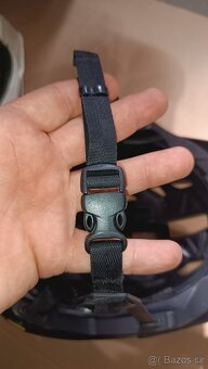 Prilba OAKLEY DRT 3 - 9