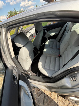 Škoda Octavia II, 2.0 TDI v automatu - Laurin & Klement - 9