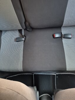 TOYOTA YARIS 1.0 litr. - 9
