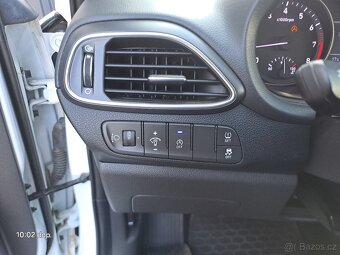 Hyundai i30 1.5DPi-benzin COMFORT r.22 1.majiteli PLNÝSERVIS - 9