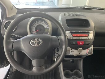 Toyota Aygo 1.0 VVTi COOL 2010 - 9