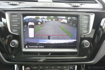Volkswagen Touran 2.0TDi 110kW PANORAMANAVILED - 9