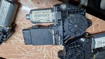 Octavia 1,budiky, zámky - 9