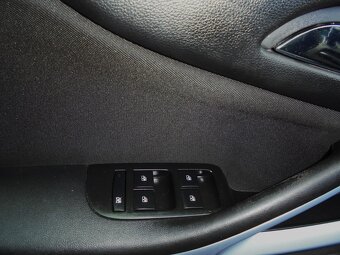 OPEL ZAFIRA C 2.0 121KW,r.2014,187732km servisní kniha - 9