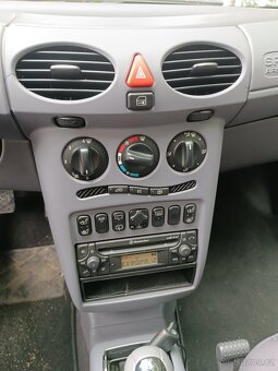 Mercedes A - 9