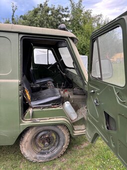 UAZ 452 Buchanka - 9
