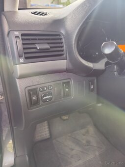 Toyota Avensis combi - 9