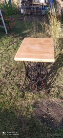 Stolek z šicího stroje - 9