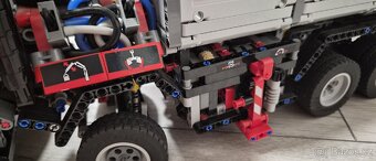 Lego TECHNIC Mercedes-Benz Arocs 3245 - 9