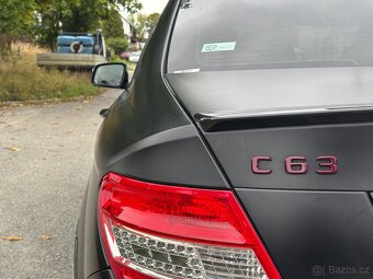 Mercedes Benz C63 AMG - 9