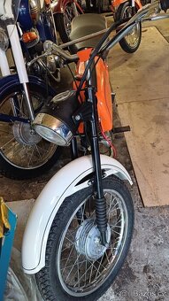 PRODÁM DĚDOVOU SBÍRKU MOTOREK - 9