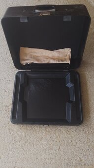 Prodám švýcarský starožitní psací stroj Hermes v kufríku - 9