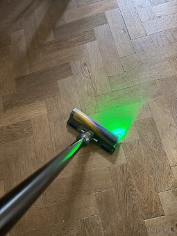 Vysavač Dyson v12 - 9