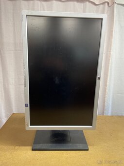 Dva 24” monitory HP LP2465 - 9