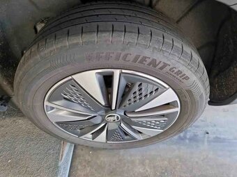 Škoda Karoq 2.0TDI 110kw,webasto,virtual,kamera,kessy,matrix - 9