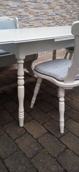 Rohová lavice bílá se stolem +2 židlemi - 9