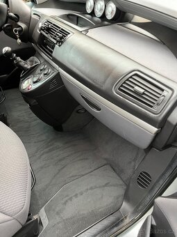 Peugeot 807 - 9