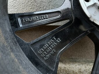 Zimní sada kol Škoda Oct IV RS 225/40 R19 93W 7,5J ET48 - 9