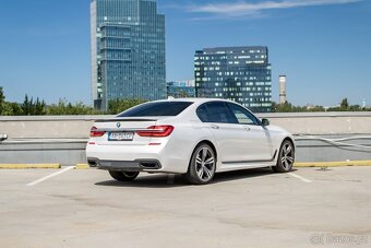 BMW 750i/ Laserové svetlá/ Bowers & Wilkins/ Soft Close - 9