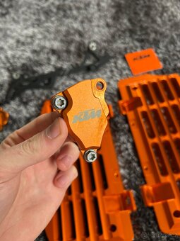 Ktm exc 450/500 cnc sada dielov, chranice - 9